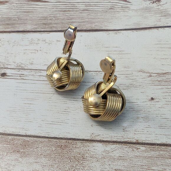 Vintage Clip On Earrings - Chunky Gold Tone Knot Design - Picture 7 of 12